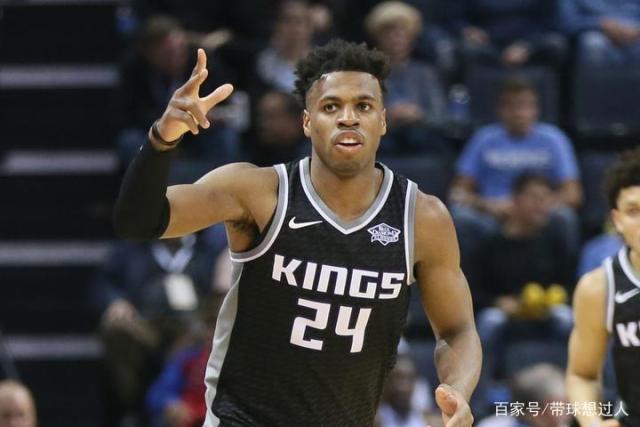 2026十堰马拉松鸣枪开跑 上万跑者领略“山水车城”